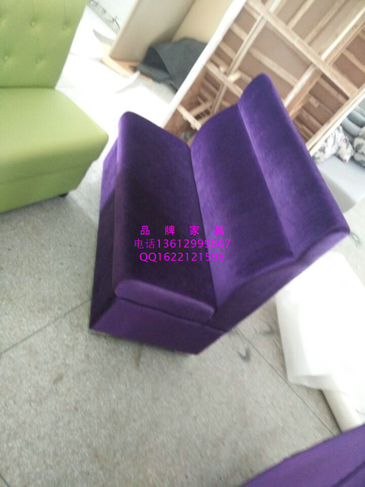 卡座沙发