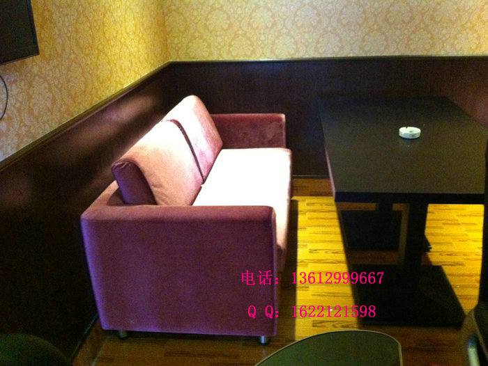 上岛咖啡店定制的餐桌图片 休闲沙发款式