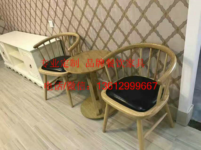 实木咖啡厅桌椅款式，实木圆形餐桌定制价格
